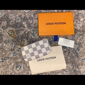 LOUIS VUITTON POUCH